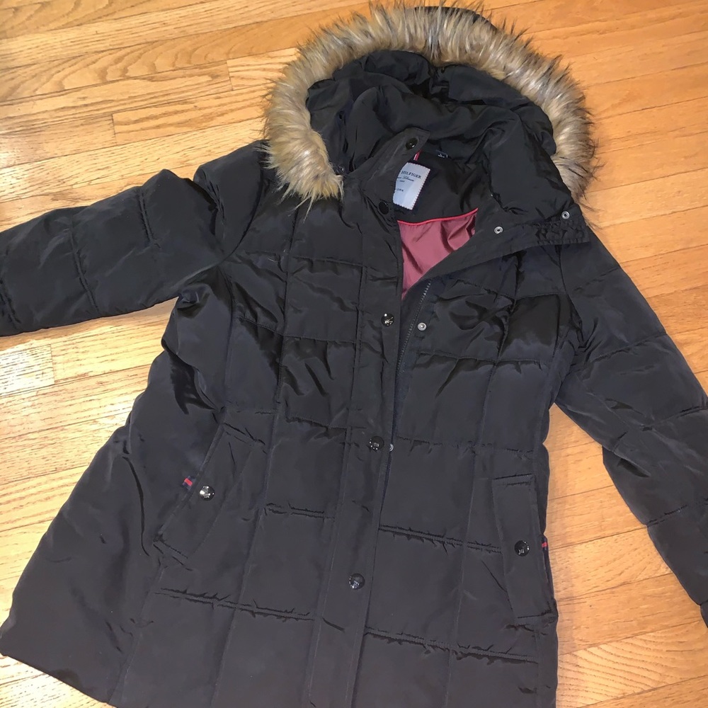 Women’s Large Tommy Hilfiger Coat.